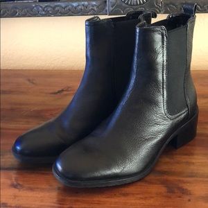 Kenneth Cole Reaction ankle boots